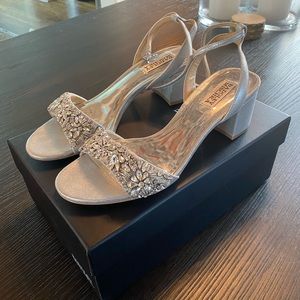 NEW Badgley Mischka Ivanna Metallic Block Heel